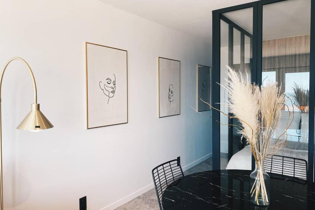 דירות אוסטנדה Wonderful Architect Designed Flat With Sea View מראה חיצוני תמונה